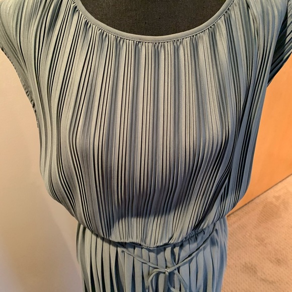 H&M Dresses & Skirts - H&M Dress